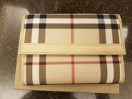 Burberry 經典米格紋米黃中夾