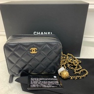 小個子必入🖤Chanel黑色金球相機包