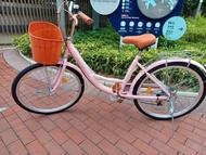 Bicycle 女士單車 簡約  26吋/(24吋同價) 898元，  變速+前籃后架。  女神單車 bbcwpbike bicycle