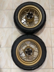 ล้อแม็กหลัง Msx Msx SF แท้ มือสอง พร้อมยาง (ราคาต่อ 1 วง) มีรอยตามการใช้งาน