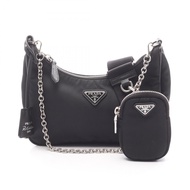 [มือสอง] กระเป๋าสะพายไหล่ Prada รุ่น Re-Edition 2005 2WAY สีดำ ทำจากไนลอนและหนัง Saffiano สำหรับผู้ห