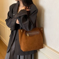 High-End Furry Bag Niche Fashion Furry Shoulder Messenger Bag Large Capacity Work Commuter Bag