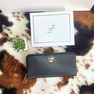 กระเป๋าสตางค์ใบยาวลิน Lyn คอลเลคชั่นใหม่ อุปกรณ์ : กล่องแบรนด์ ถุงผ้า ป้ายราคา งานแท้outlet ขนาด 7.5