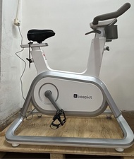 運動用品 (健身單車機, 跑步機,OSIM 騎馬機, MOUNTAIN WOLF 登山背包, 家用拳擊速度球, 磁石呼拉圈,按摩槍) 一次過全走
