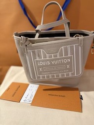 LOUIS VUITTON Neverfull Inside Out BB