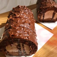 Monglong Crispy Chocolate Cake Crispy Chocolate Flavored Crispy Sandwich Western Dessert Dessert 8.1