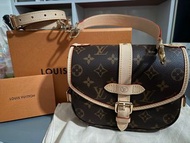 LV Saumur BB 全新