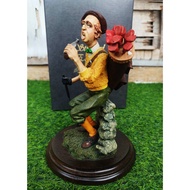 Stratford Editions By Country Artists Hand Crafted In England Golfer CA933 The Nineteenth Vintage Mo