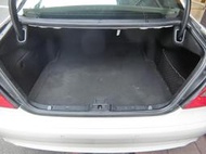 【煌達汽車】BENZ 賓士 W211 後箱地毯壓條 含2個燈 原廠部品 