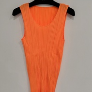 《二手品》三宅一生pleats please螢光橘皺摺背心