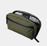 ALPAKA - Toiletry Bag - Green