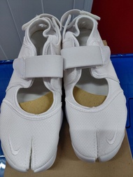 Nike Air Rift 白色分趾鞋