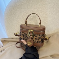 Niche Fashionable Hand-Carry Bucket Bag