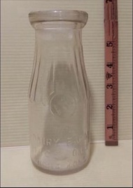 懷舊 牛奶公司 dairy farm 第一代玻璃樽  牛奶樽 罕有品 （0）