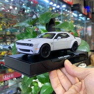 Mô hình xe Dodge Challenger SRT Hellcat 2023 tỉ lệ 1:32 Double Horses kèm đế