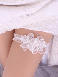 1入新娘扣緊式蕾絲胸帶,花卉裝飾,中空大腿環和白色吊帶絲襪