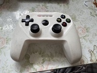 Steelseries NIMBUS 手制，可以適合任何Apple iOS產品