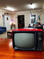 約16吋高GREAT WALL古董懷舊黑白電視機 ，可作電影道具拍攝用