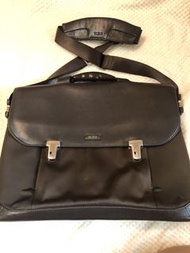 台北101專櫃TUMI 公事包電腦包Dark Brown Leather Laptop Computer Travel Briefcase