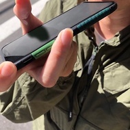 送品牌掛繩 iPhone 11系列 NMD抗汙防摔手機殼-黑軍綠