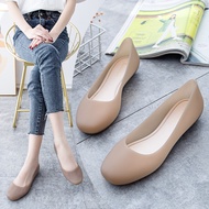 【Fast Shipping】New transparent flat heel shallow jelly sandals light wear beach single shoes plastic waterproof women's rubber shoes