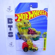 Hot Wheels Feline Lucky Gold Hotwheels