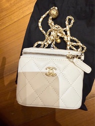 Chanel Small Vanity with Chain gold ball 金球白色手袋