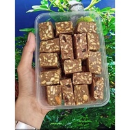 Coklat Cokelat Blok Silverqueen Cokbar Isi Mede/Mente & Almond Potong
