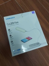 Momax Q.LED flex 無線充電檯燈