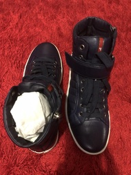 sepatu prada original pria