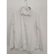 KEMEJA Preloved UNIQLO Rayon Airy Blouse in White Rayon White Shirt/