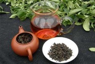 阿里山紅茶(高山紅茶)高山烏龍茶葉用紅茶做法融合高山茶製程.優於魚池紅茶勝東方美人茶，另售珠露茶