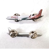 Aircraft Lapel Pin Boeing B737 MAX Batik Malaysia Airlines Metal pin