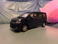 1:24 Toyota  Voxy 70 系 前期 金屬 豐田原廠 色辦車 紫色