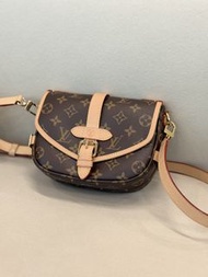Louis Vuitton saumur BB 雙子星斜挎包