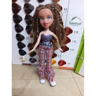 nice Bratz doll with clothes
