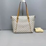 LV路易威登totally白棋盤格購物袋 肩背包