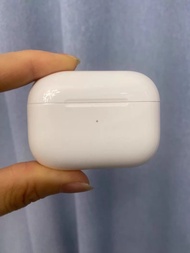 正版Apple AirPods Pro 1 /pro 2 / pro 3充電盒，airpods 1/2/3/4代  充電盒，charging  case ，pro 1  充電盒。pro2 充電盒，li