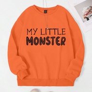 1 Áo nỉ cổ tròn dáng rộng thoải mái cho nữ mặc trong lễ Halloween, màu cam có chữ "My Little Monster