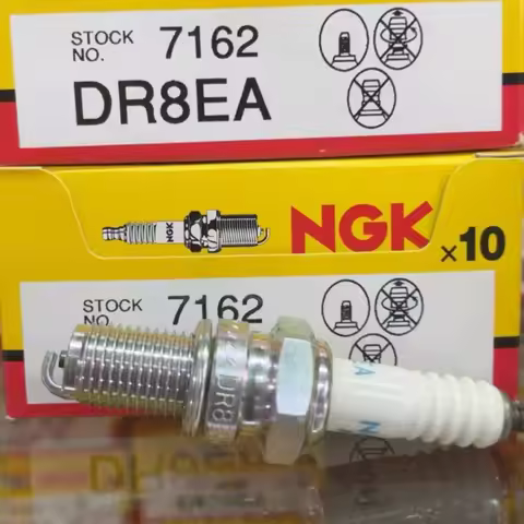 1/4Pcs Spark Plug NGK 7162 DR8EA for YAMAHA SUZUKI MZ SAXON KYMCO KTM ENDURO KAWASAKI HYOSUNG HONDA 