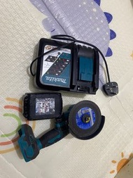 Makita代用18v無刷磨機跟原裝電池原裝充電器