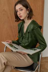 kade.bkk เสื้อ รุ่น Ruffle blouse  เสื้อคอปกระบาย แขนยาว (KAD126)