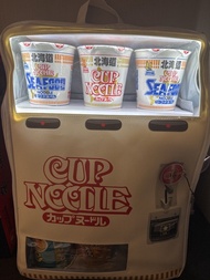日清合味道杯麵特別版着燈背囊