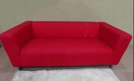 二手家具沙發推薦-新北二手家俱-【IKEA宜家】紅色兩人布沙發/套房專用小沙發/員工休息躺椅