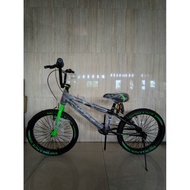 20 CENTRUM 6671 BMX BIKE