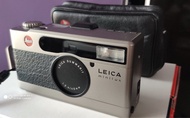 Leica Minilux Summarit 40mm f2.4 35mm Film Camera： 收藏品相機