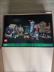 LEGO 10332 Medieval Town Square
