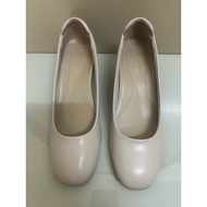 Bata Comfit High Heels Size 37 Nude Pink No Box There Are Some Minor Flaws. Bought 1 500 And Let's G