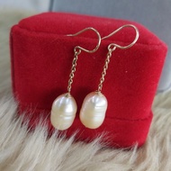 10k dangling pearl earrings