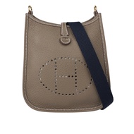 【Hermes 愛馬仕】金釦 TC皮 MINI EVELYNE 16 斜背包(大象灰/深藍背帶)/ 平行輸入